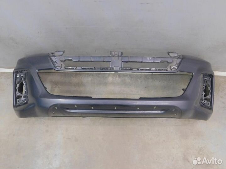 Бампер передний Toyota Hilux Pick Up