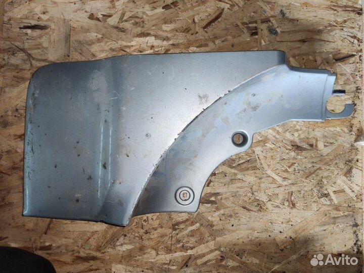 Накладка двери багажника Toyota Rav4 ACA33 2adftv