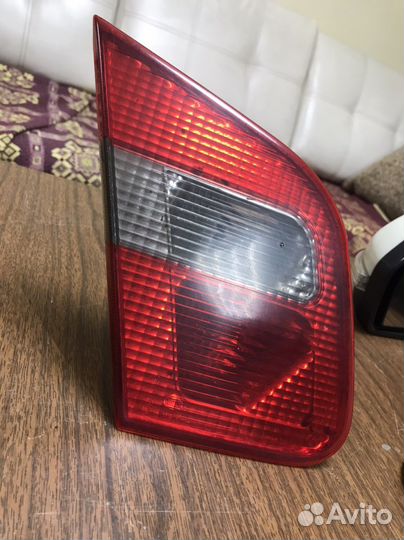 Фонарь задний левый Mitsubishi Carisma DA