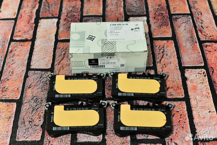 Колодки тормозные Mercedes-Benz A0084203220