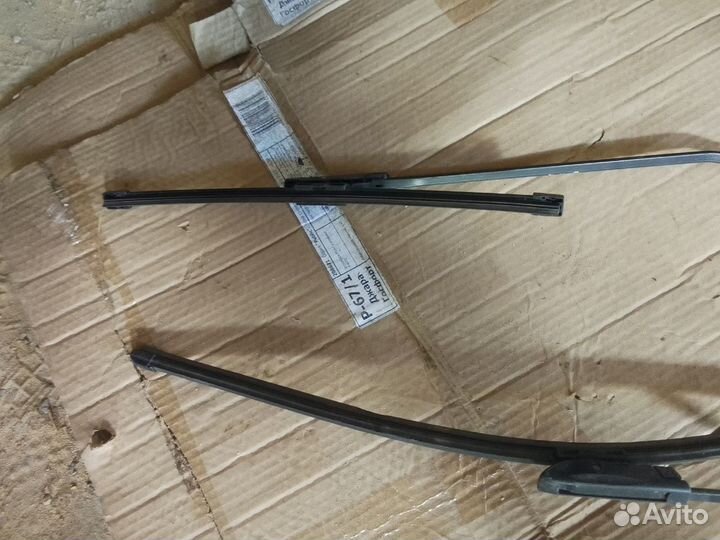 Поводок дворника передний прав/лев LADA X-Ray