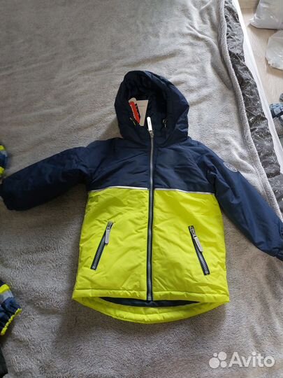Новые куртки на мальчика 98/104