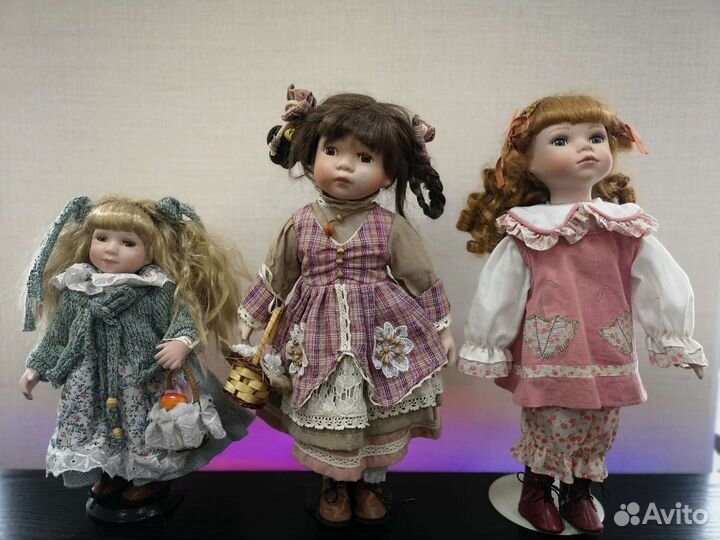 Куклы фарфоровые разные