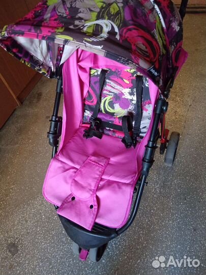 Прогулочная коляска