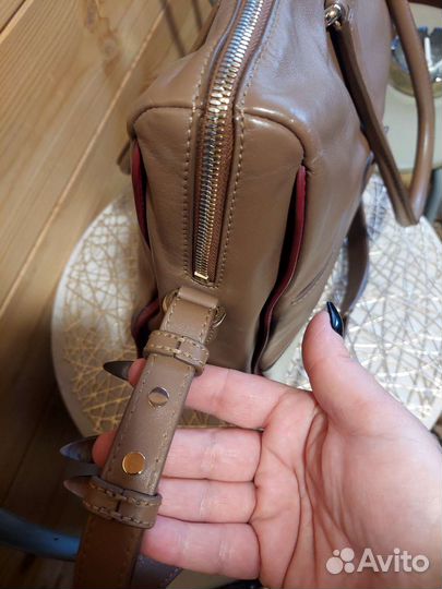 Сумка натуральная кожа Bally оригинал 20.000 отдам