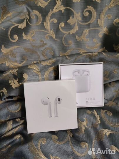 Airpods 2 белого цвета
