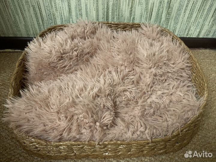 Плетенная лежанка для собак