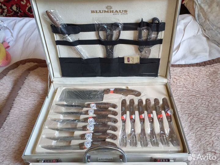 Набор ножей в кейсе