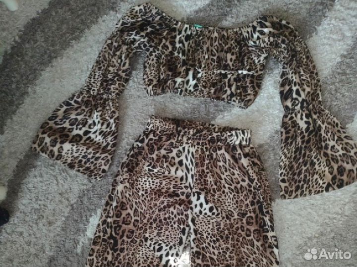 Женский костюм