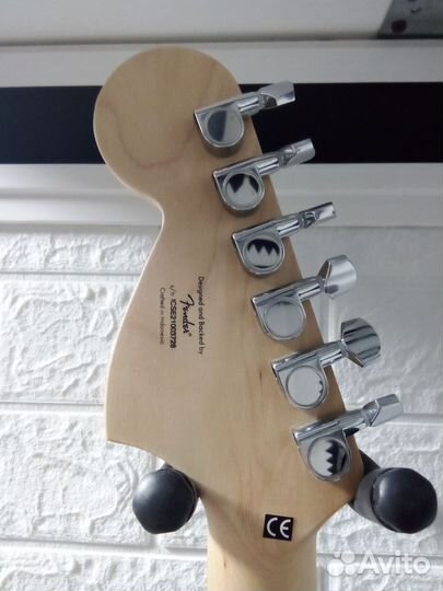 Электрогитара Fender Mustang и усилитель Fender