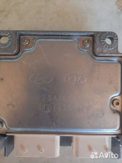 Блок подушек безопасности киа рио 3 и солярис 2