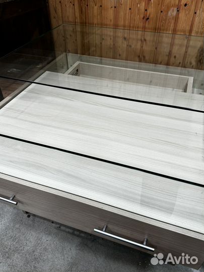 Шкаф витрина бу