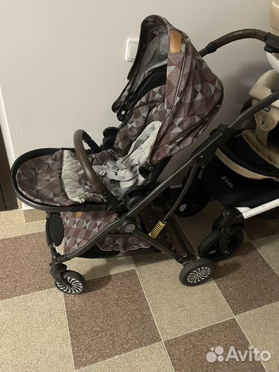 Прогулочная коляска, складывается книжкой