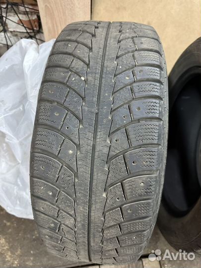 Gislaved Nord Frost 5 205/55 R16 94T