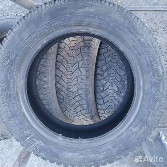 Зимняя шипованная резина 185/65/15