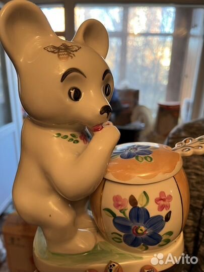 Мишка- Лакомка, статуэтка фарфоровая