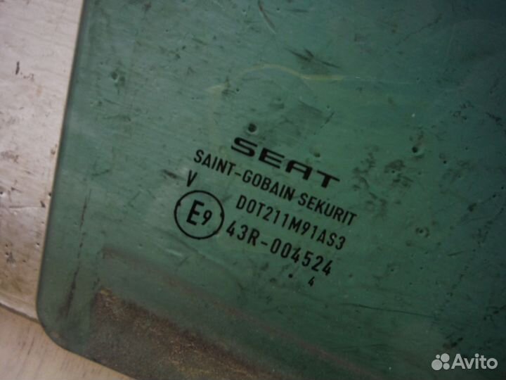 Стекло двери задней правой Seat Altea 2004