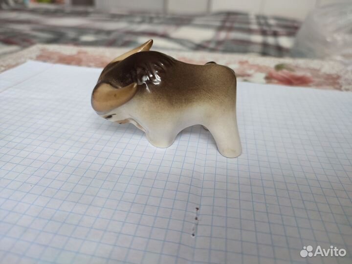 Статуэтка быка, лфз