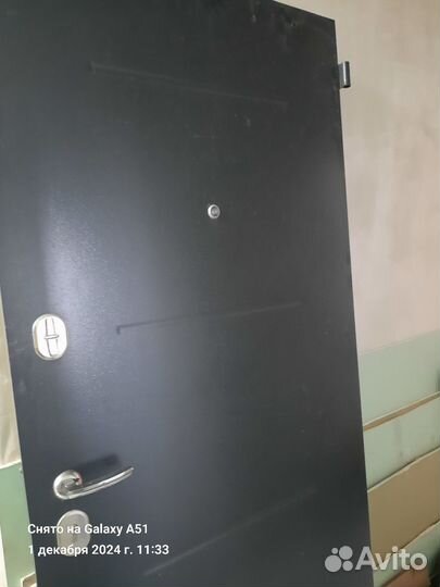 Продам входную дверь бу