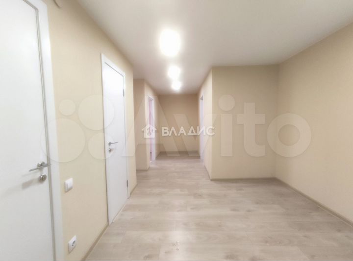 4-к. квартира, 110 м², 1/4 эт.