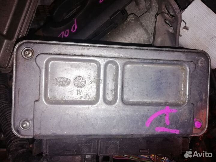 Блок управления двигателем Volkswagen Polo 6R1 CGG