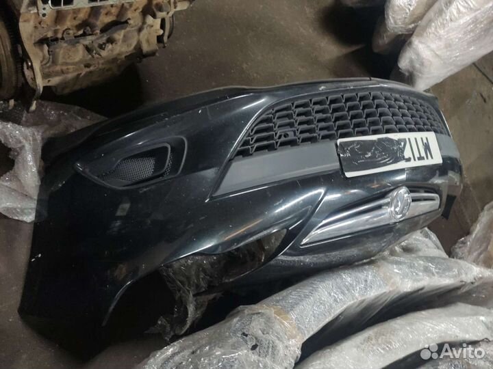 Передний бампер на Опель Астра J GTC