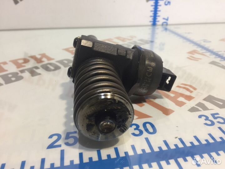 Фольксваген Кадди Форсунка топливная