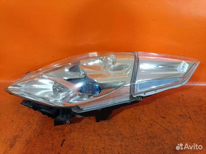 Фары Nissan Leaf AZE0