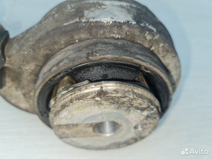 Рычаг передний левый Jaguar Xe X760 204DTD 2015