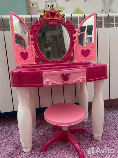 Туалетный столик для девочки