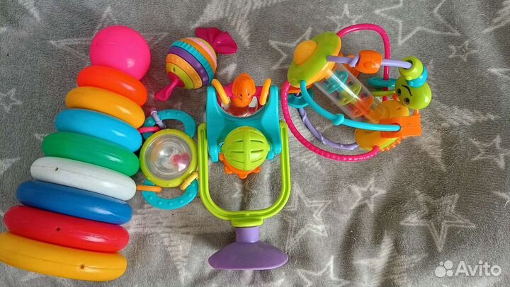 Развивающие игрушки и столик-ходунки