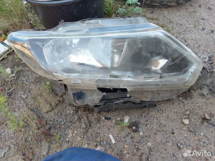 Битая Фара nissan x-trail t32 2013-19