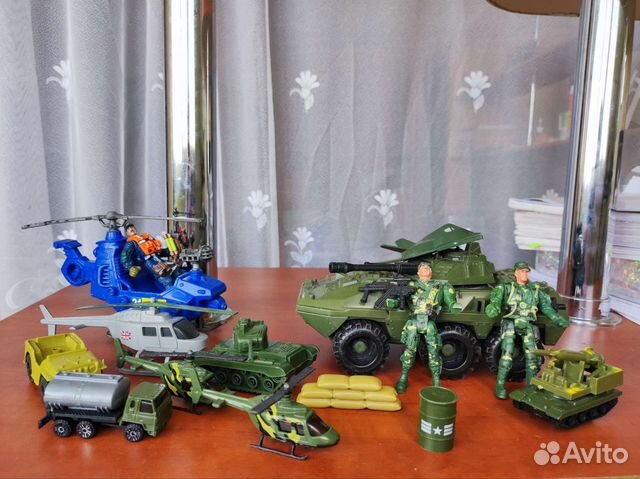 Игрушки пакетом (военная техника)