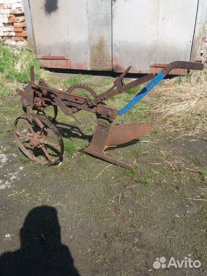 Продаю конный плуг
