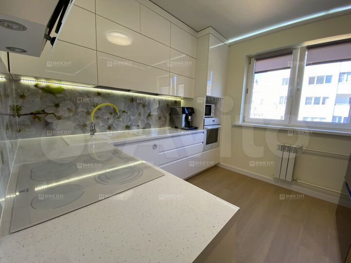 3-к. квартира, 80 м², 7/16 эт.