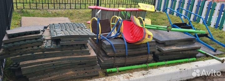 Забор качели горка резиновое покрытие