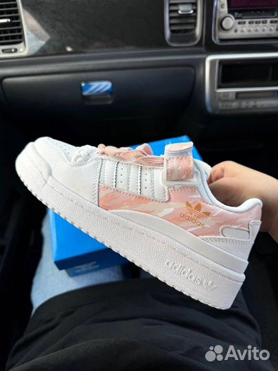 Кроссовки оптом