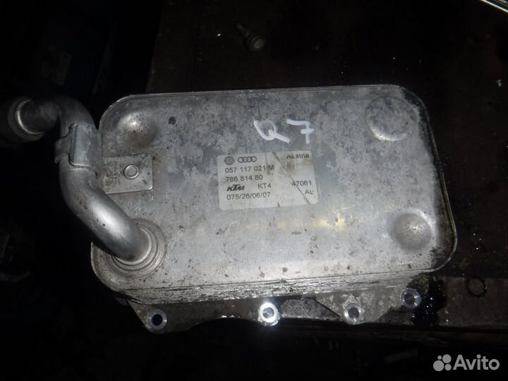 Радиатор масляный Audi Q7 (4L) 2005-2015