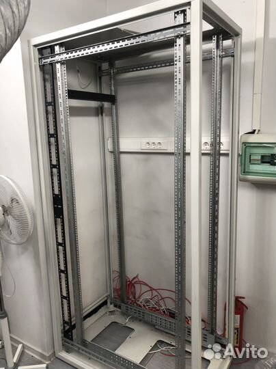 Серверная стойка