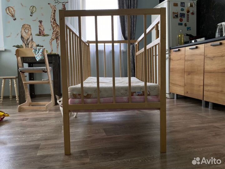 Детская кроватка