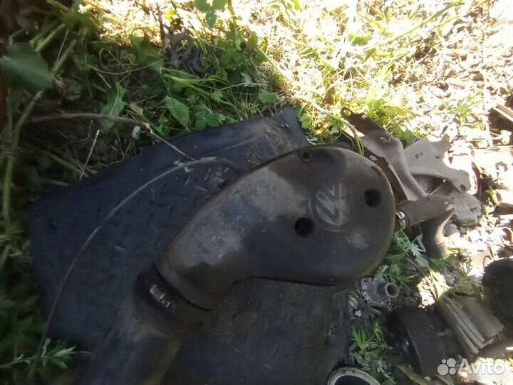 Воздухозаборник Volkswagen Vento 1993