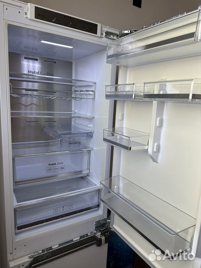 Встраиваемый холодильник samsung