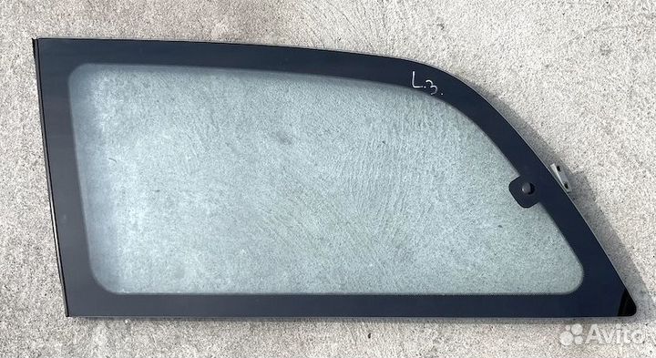 Тойота Превия Стекло левое заднее