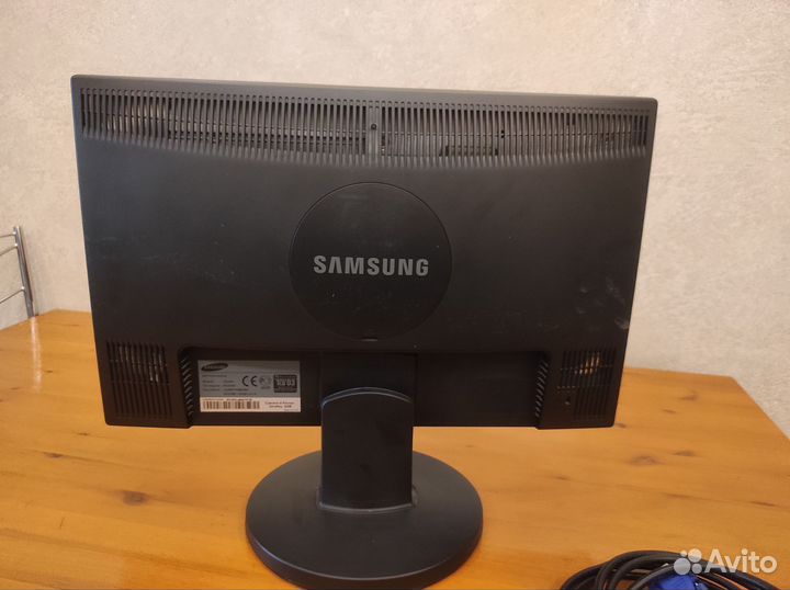 Монитор samsung 2043 SN