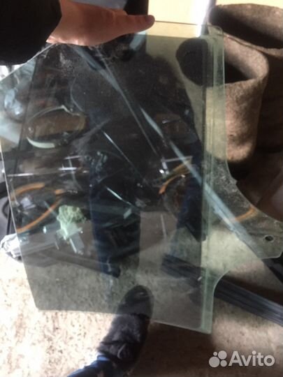 Стекло дверное правое Foord Focus 3