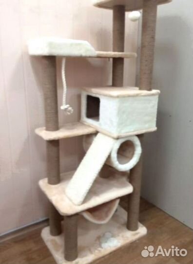 Специально для вашего питомца комплекс для кошки с домиком большими лежанками и наклонной когтеточко