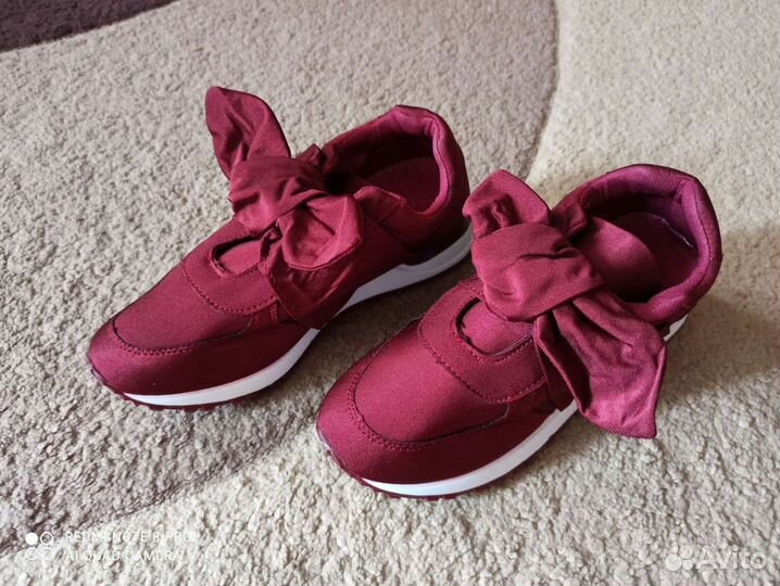 Кроссовки новые