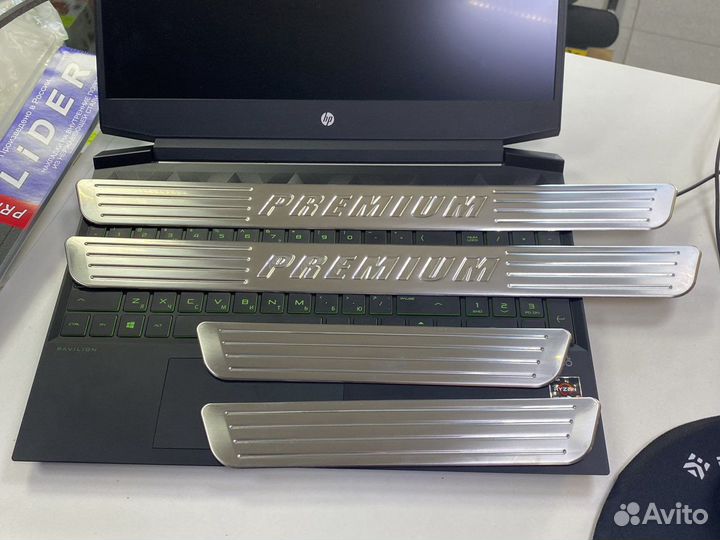 Накладки на пороги универсальные