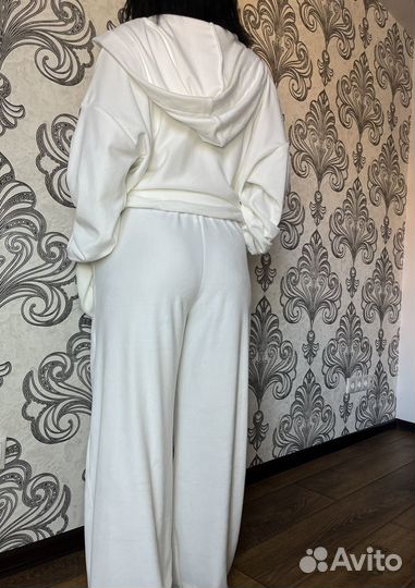 Костюм женский, тройка