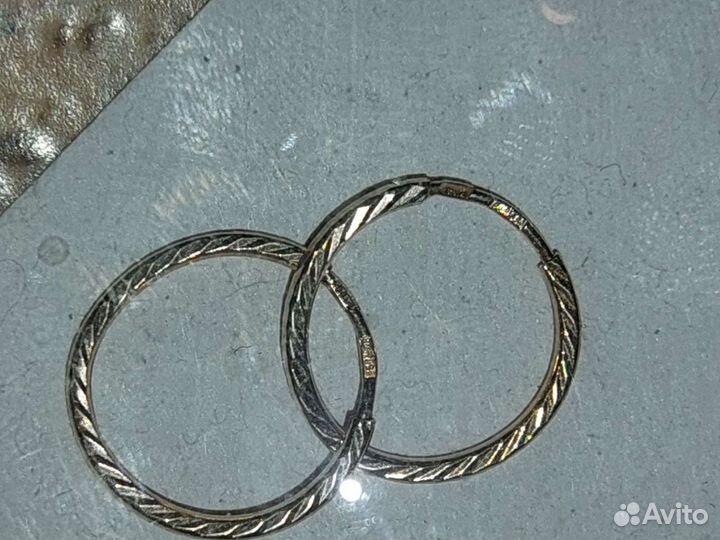 Золотые серьги
